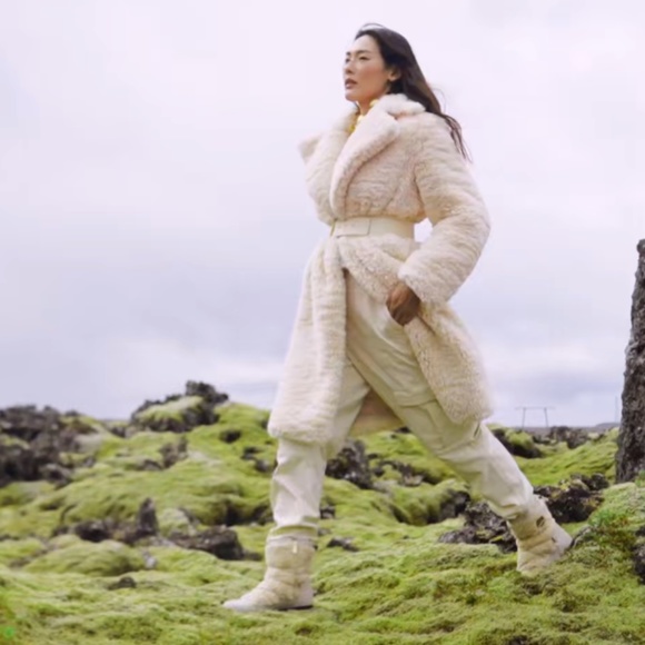 NWT Banana Republic Sierra Moleskin Cargo Pants, Cream/White, Petite 0-2 - Picture 1 of 10